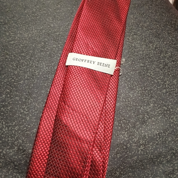 Men\'s Red Tie by GEOFFEY BEENE